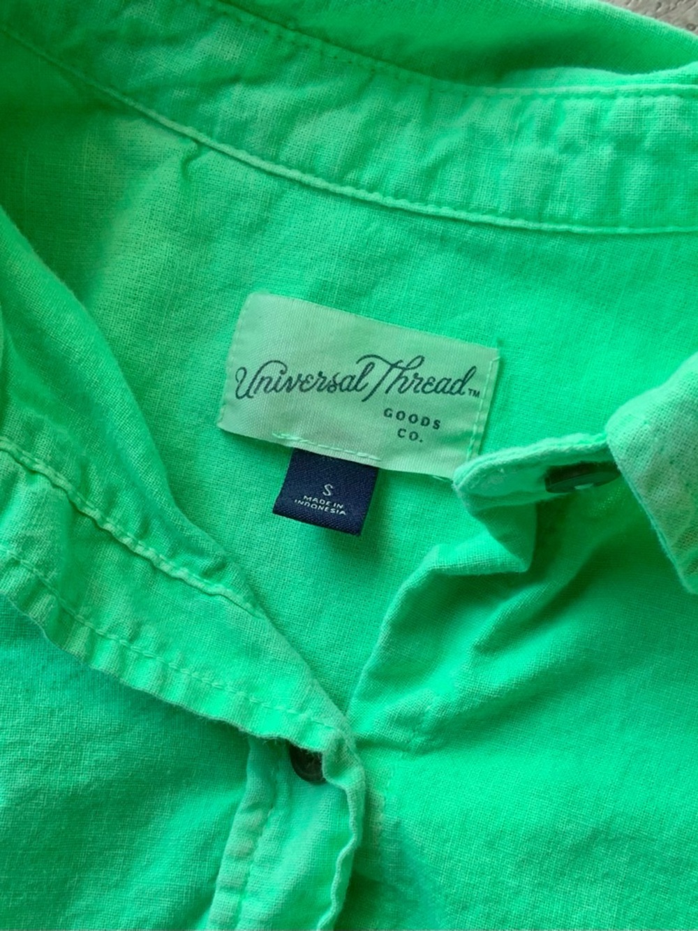 Universal Thread Cropped Button-Down Shirt Small - Picture 3 of 9